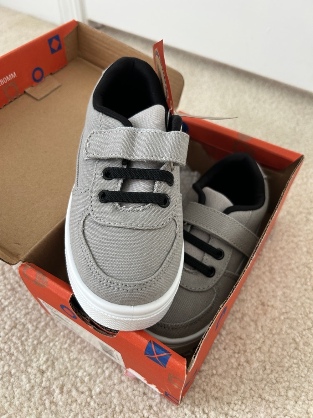 Toddler boy size 10 tennis shoe sneaker Velcro strap new NWT Ethan grey oomphies